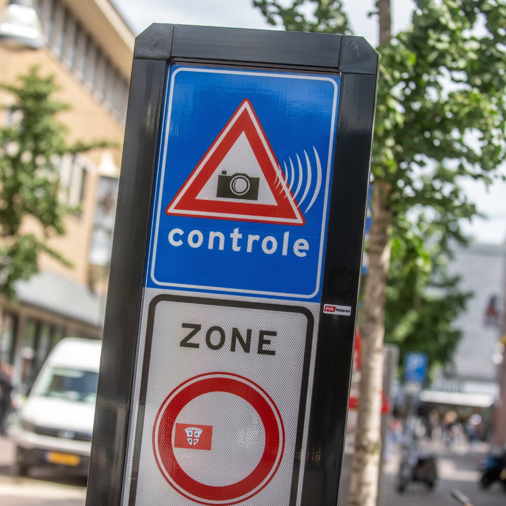 camerahandhaving zone